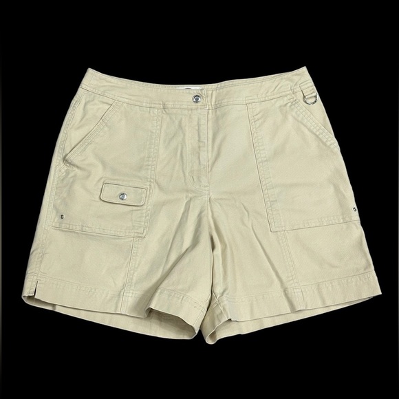 Women's Talbots 12 12P Petite Large Shorts Chino Khakis Khaki Stretch Flat Front - Picture 3 of 8